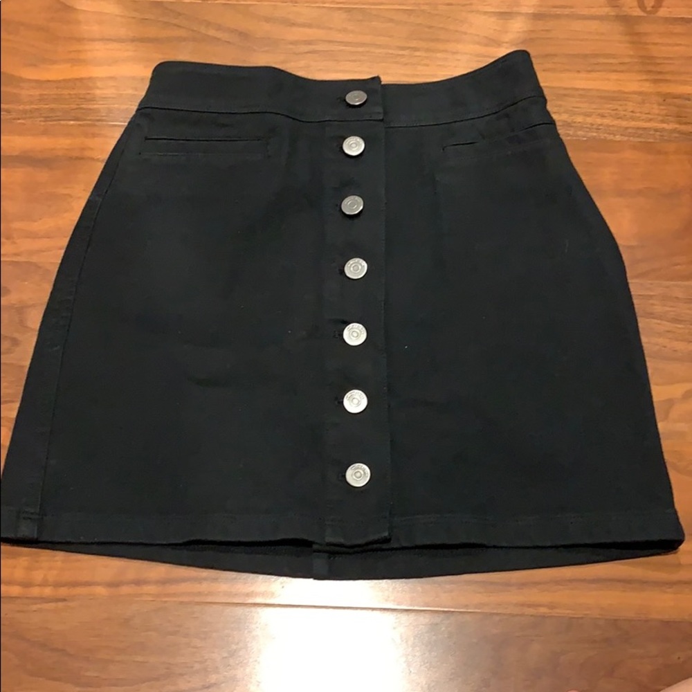 ❌SOLD❌ Wilfred Free Aritzia Button Up Denim Skirt